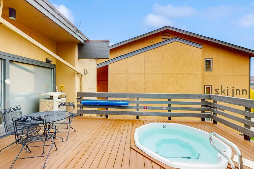Ski Inn 332