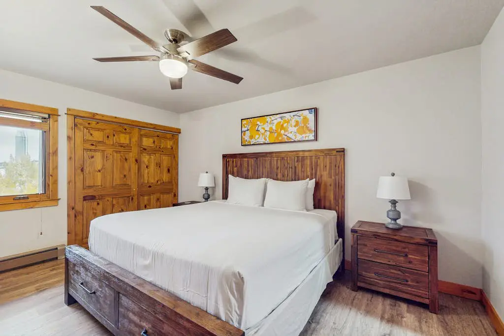 Ski Inn 332