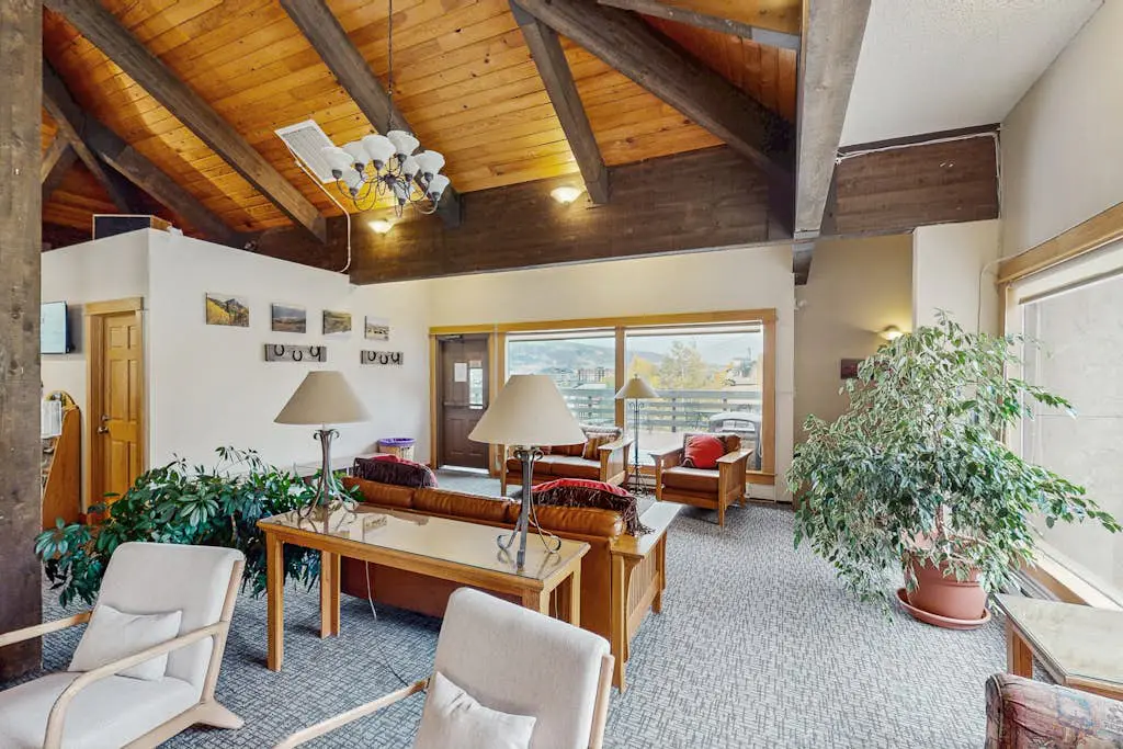 Ski Inn 332
