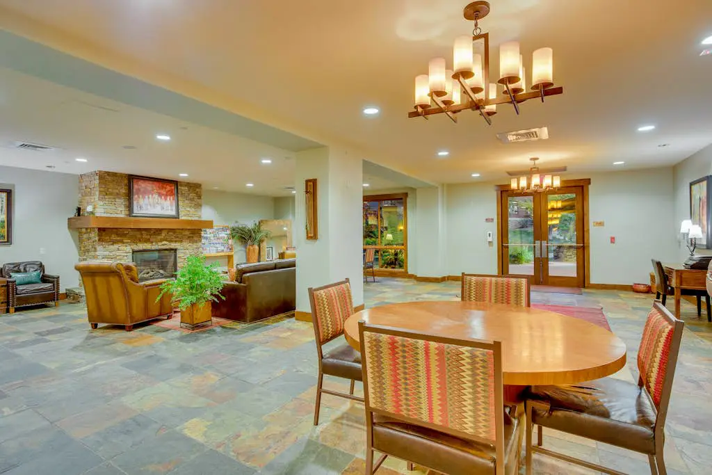 Trailhead Lodge 5109