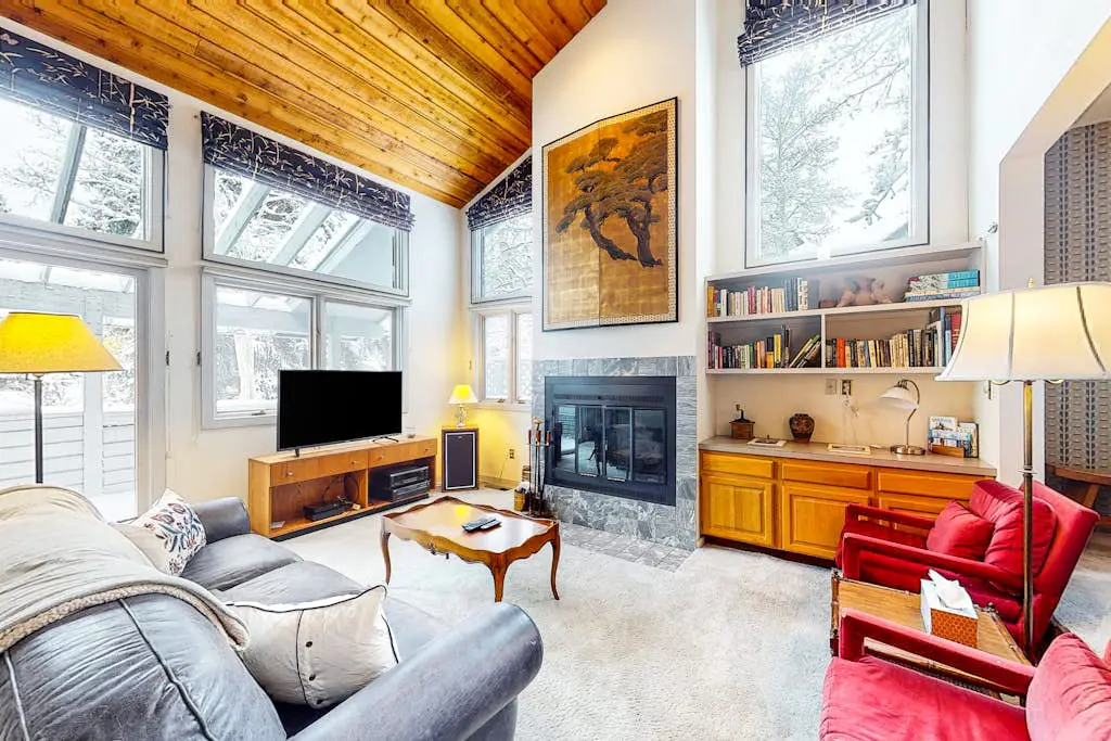 Stone Creek Lodge