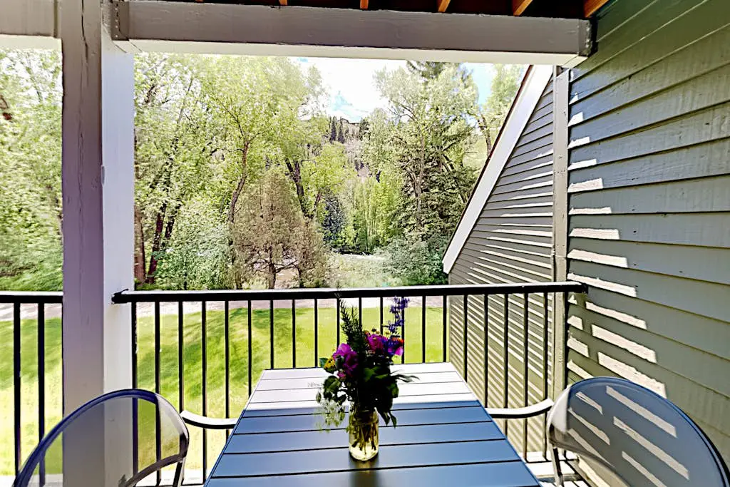 Newly Remodeled Mountain Retreat