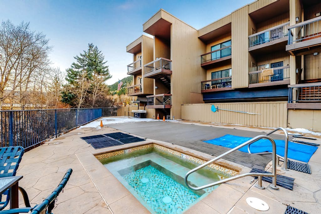 Mountain getaway near trails & skiing w/ balcony &  shared amenities
