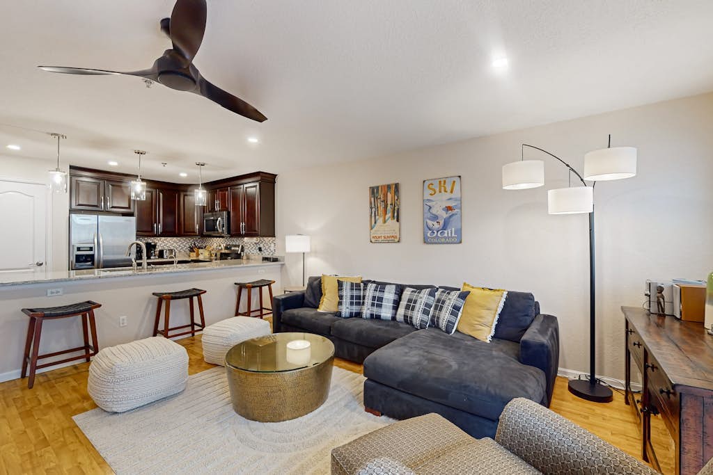 Wonderful Long Term Rental, Steps to Riverfront Gondola and Beaver Creek Shuttle