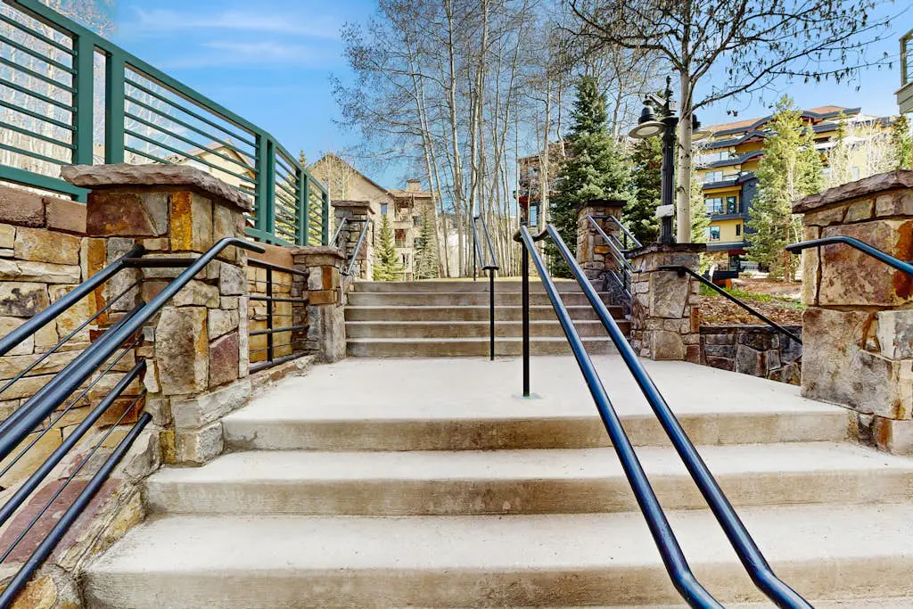 Blue Mesa Condos 33B - The Summit Six