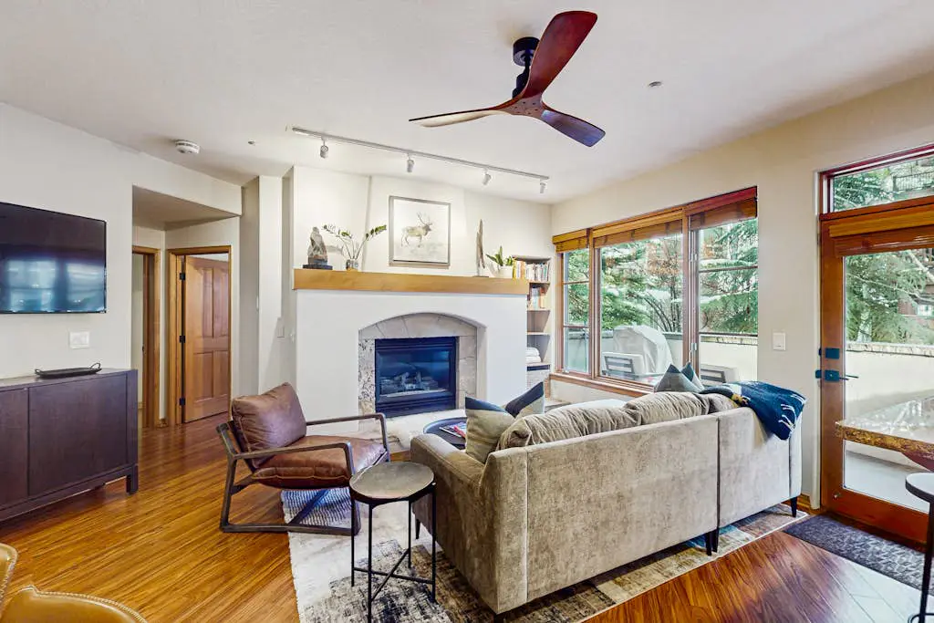 Spruce Tree Lodge #202
