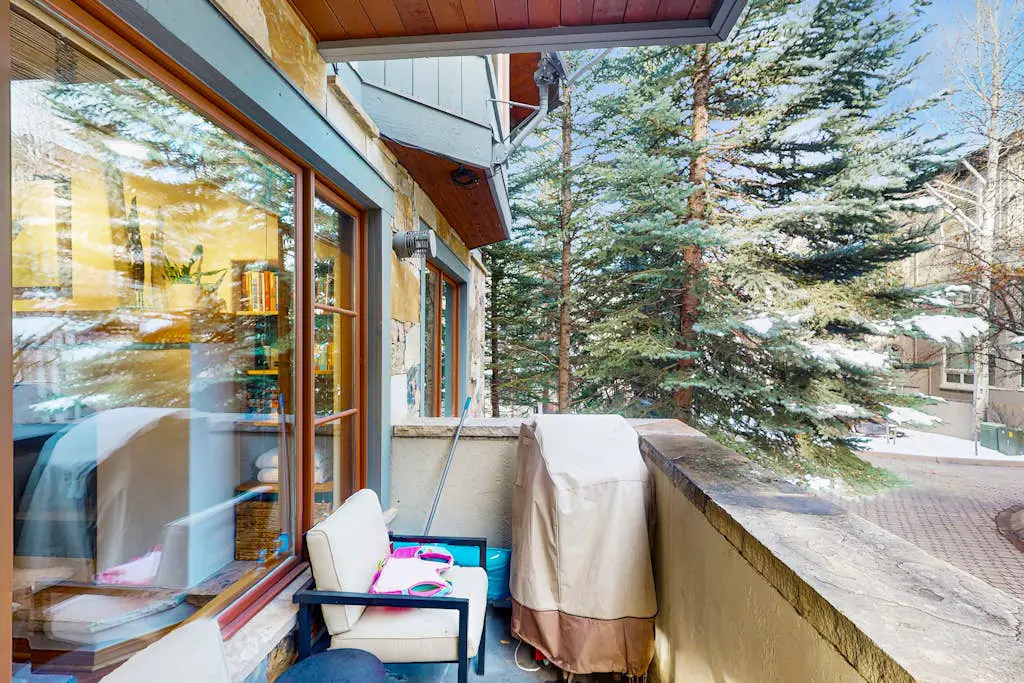 Spruce Tree Lodge #202