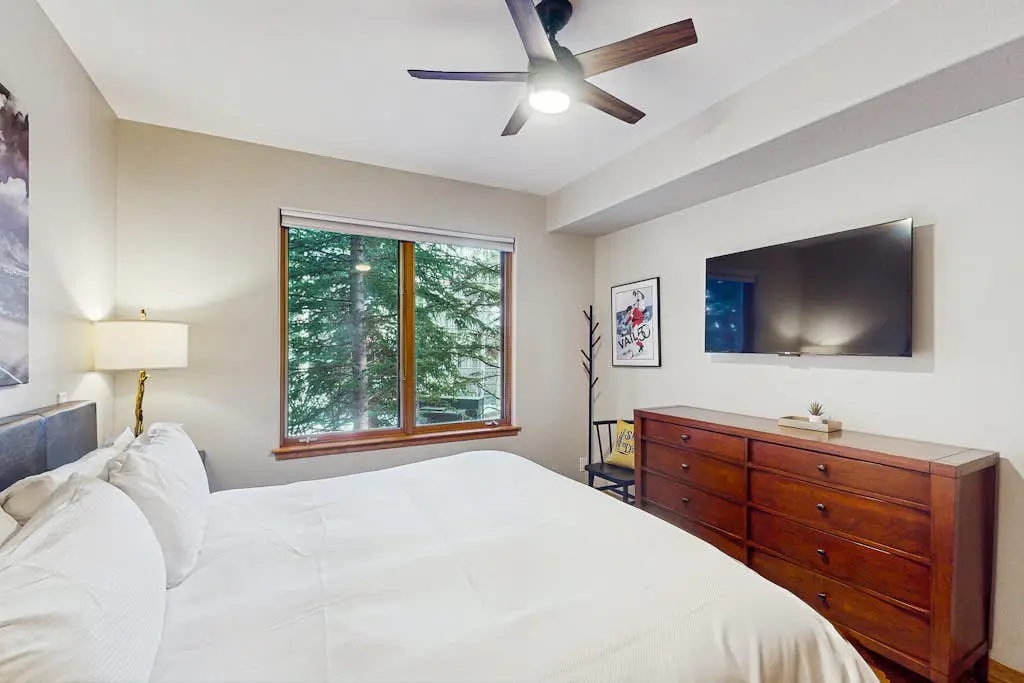 Spruce Tree Lodge #202