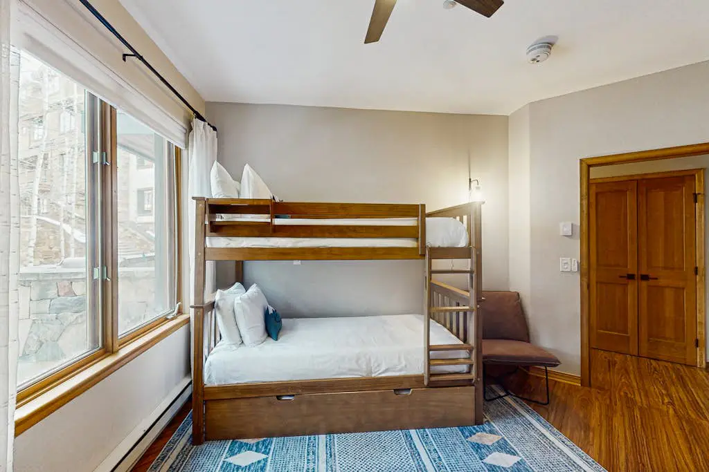 Spruce Tree Lodge #202