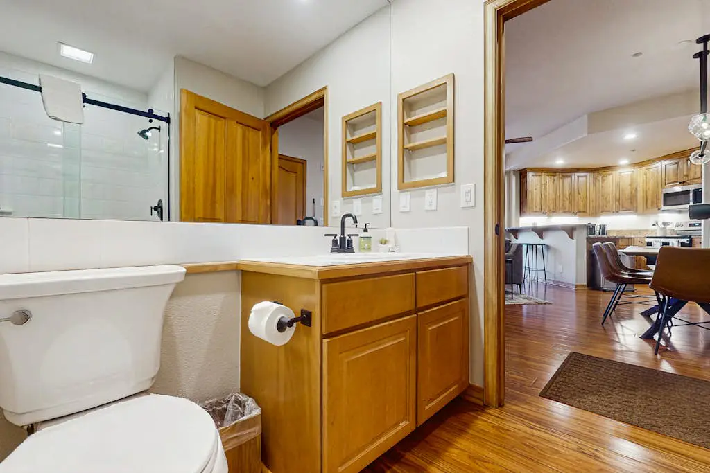 Spruce Tree Lodge #202