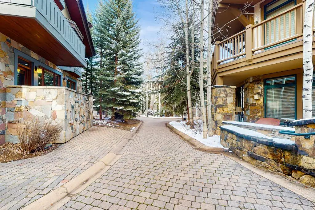 Spruce Tree Lodge #202