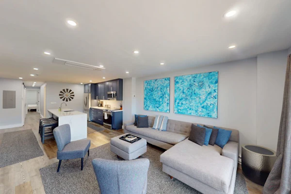 Modern condo with views, 3-minute walk to gondola access & cozy fireplace