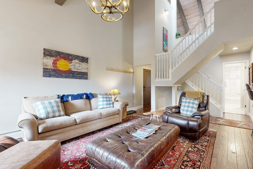 Newly Renovated Condo - on the Bus Line