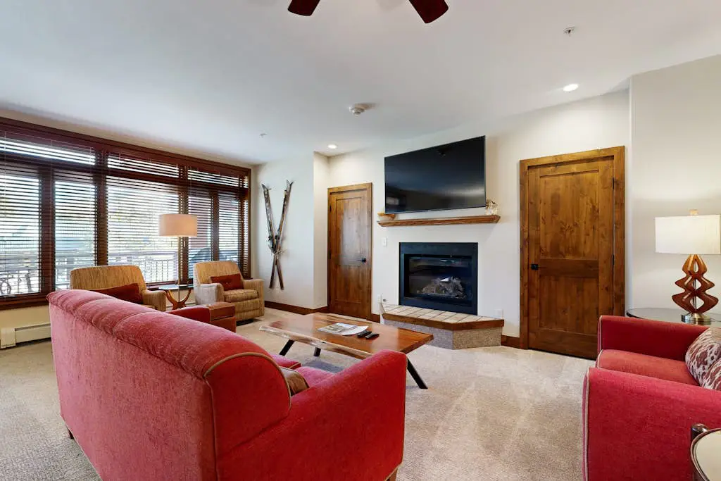 Lion Square Lodge East 205