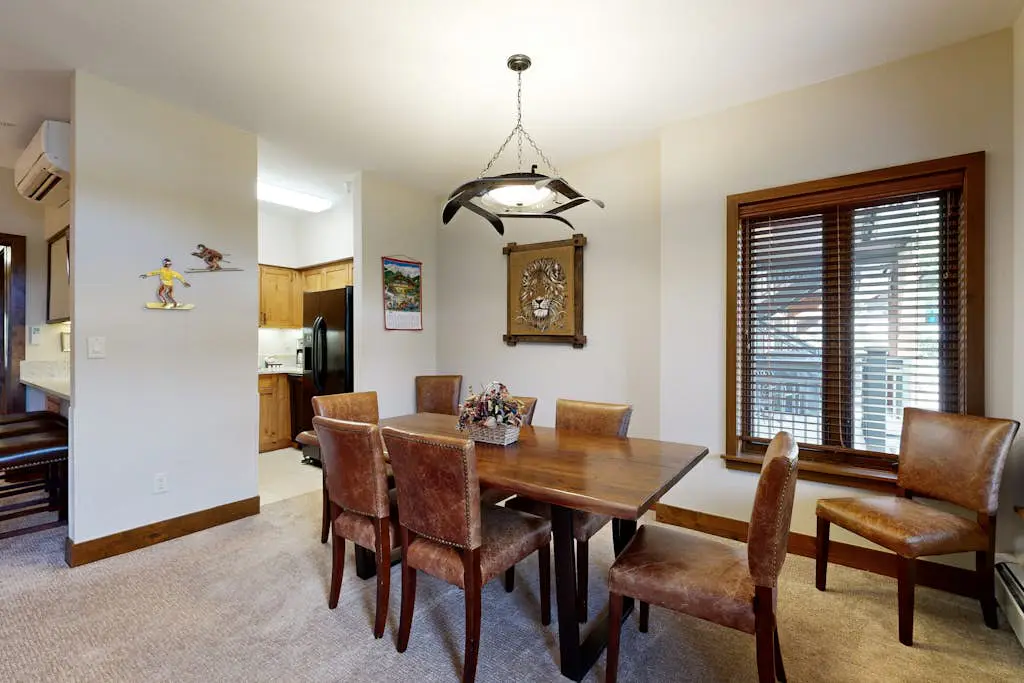 Lion Square Lodge East 205