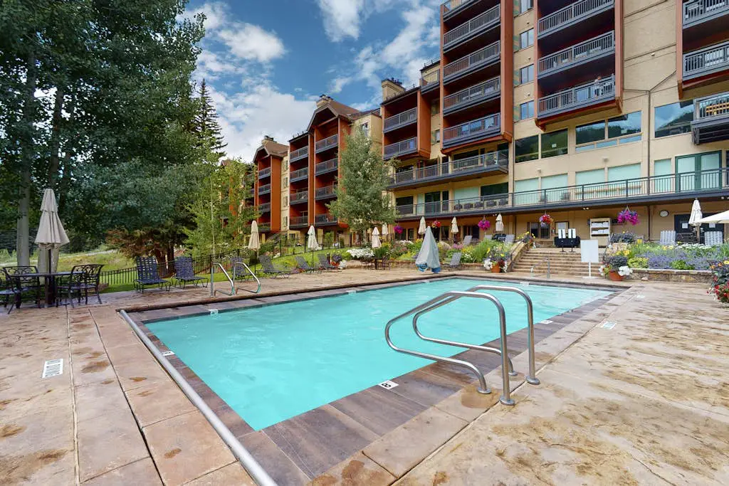 Lion Square Lodge East 205