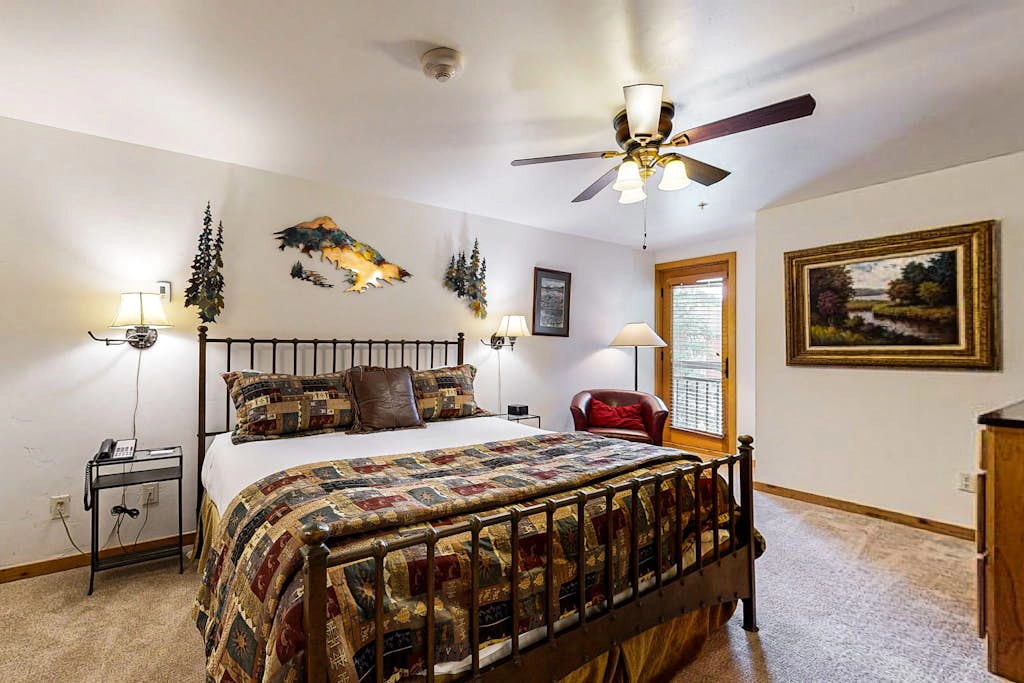 Lion Square Lodge East 311