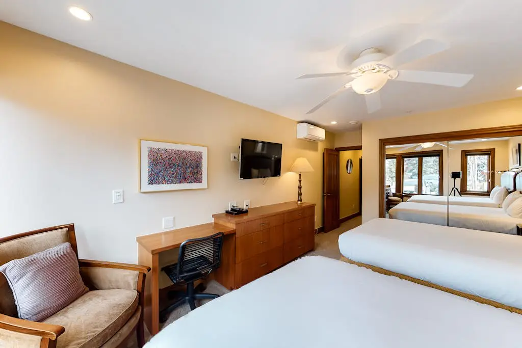 Lion Square Lodge East 107