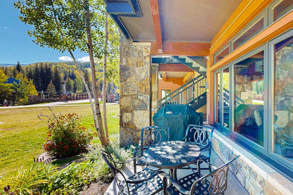 Lion Square Lodge East 1st-Floor Ski-in/out Condo w/ Fireplace