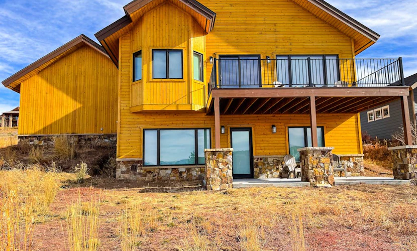 New home with deck, fireplace, & mountain views - in Granby Ranch