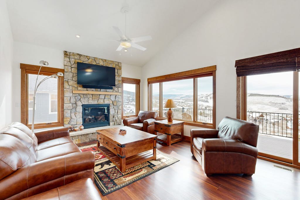 New home with deck, fireplace, & mountain views - in Granby Ranch