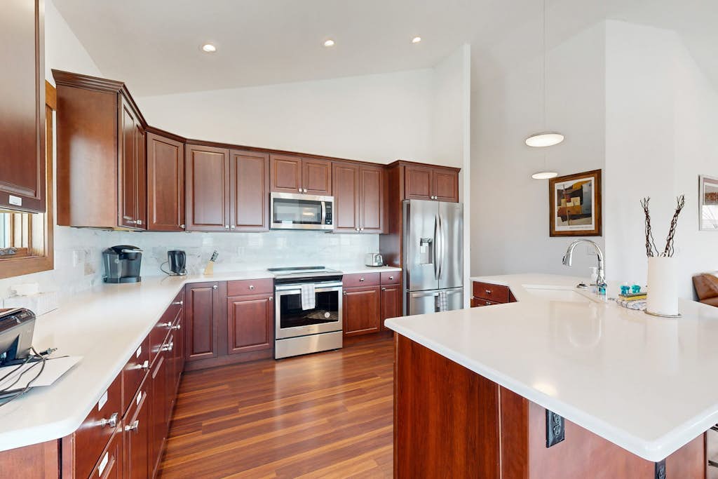 New home with deck, fireplace, & mountain views - in Granby Ranch