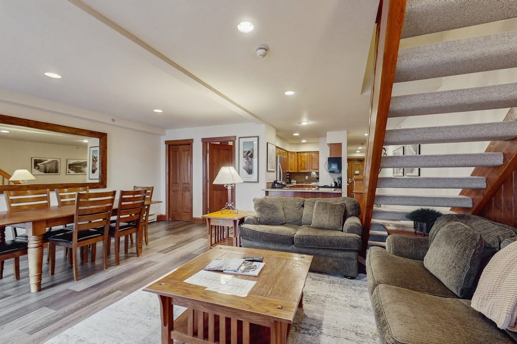 Lion Square Lodge North 388