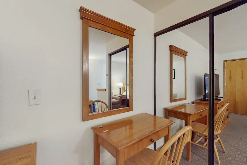 Aspen Mountain Lodge 300