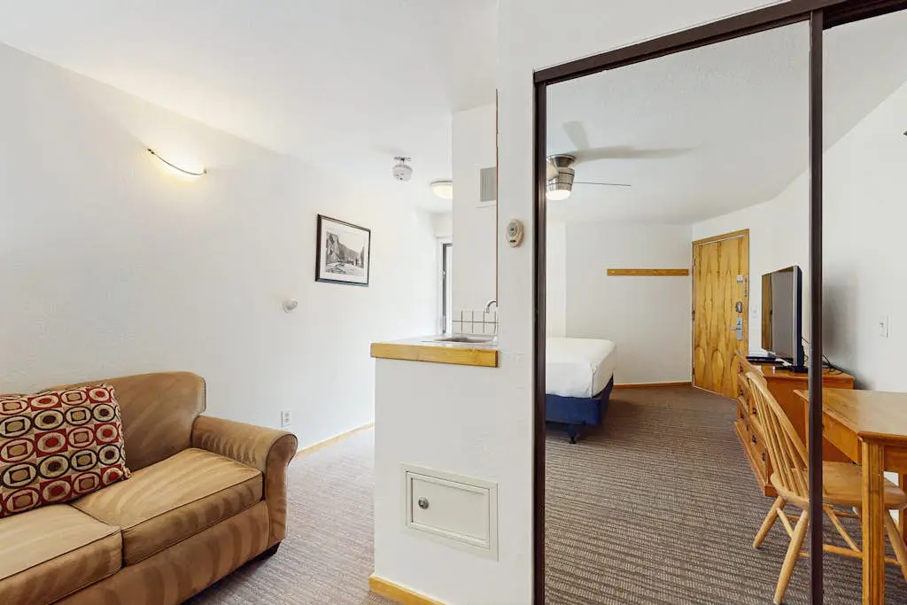 Aspen Mountain Lodge 201