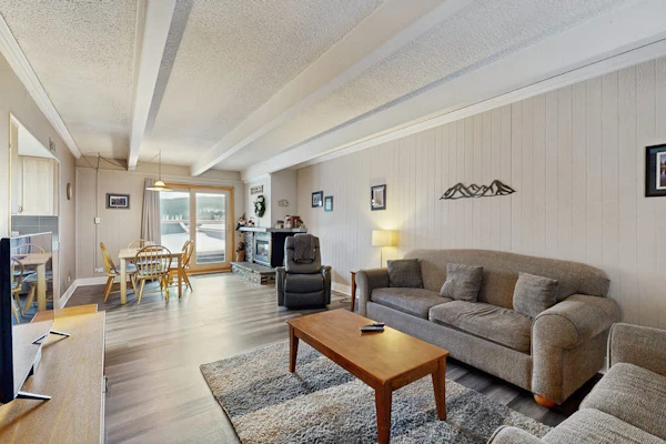Shuttle to lifts from condo w/ panoramic views