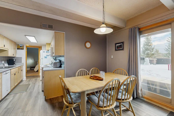 Shuttle to lifts from condo w/ panoramic views