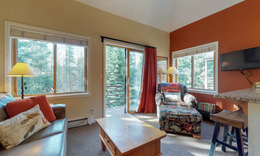 Condo on the 4 O'Clock Run with Shared Hot Tub & Sauna