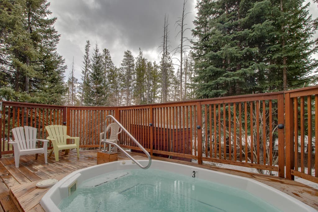 Condo on the 4 O'Clock Run with Shared Hot Tub & Sauna