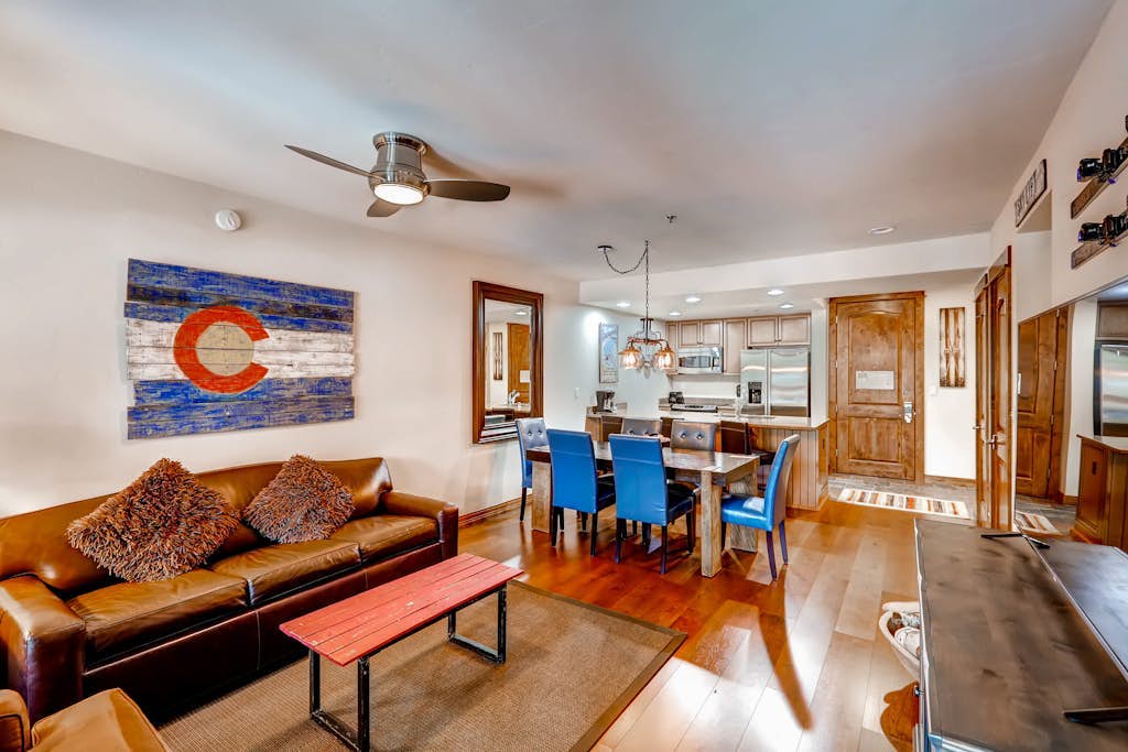 Mountain villa featuring shared hot tub, pool, & game room - central location