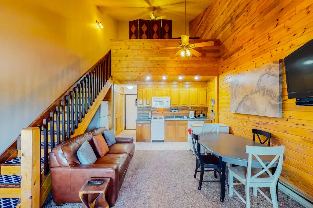 Silver Lodge A & B