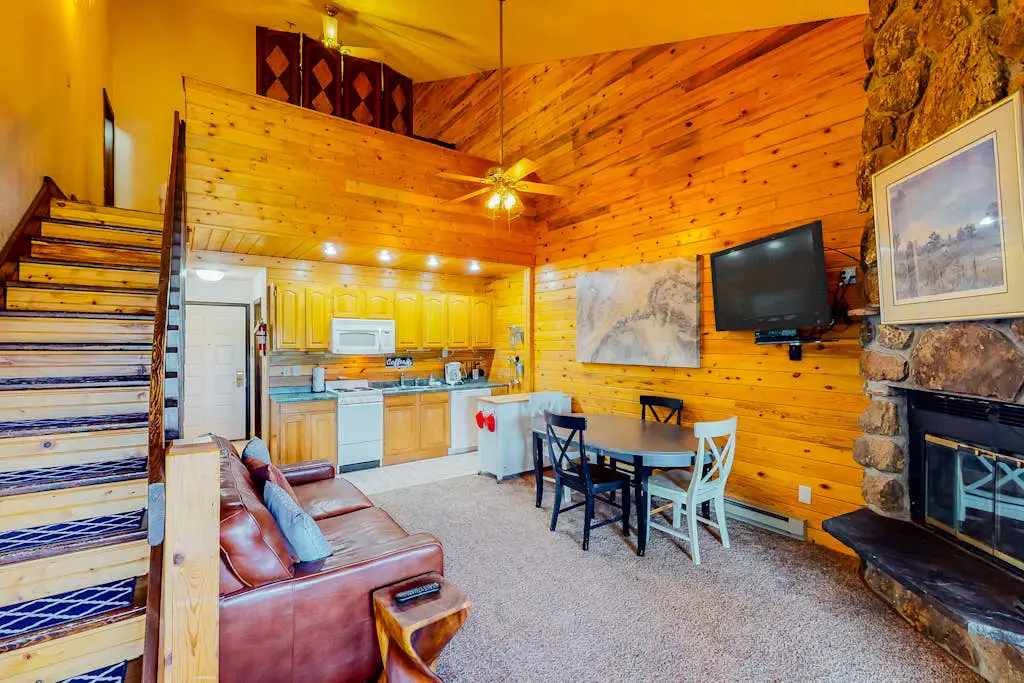 Silver Lodge A & B