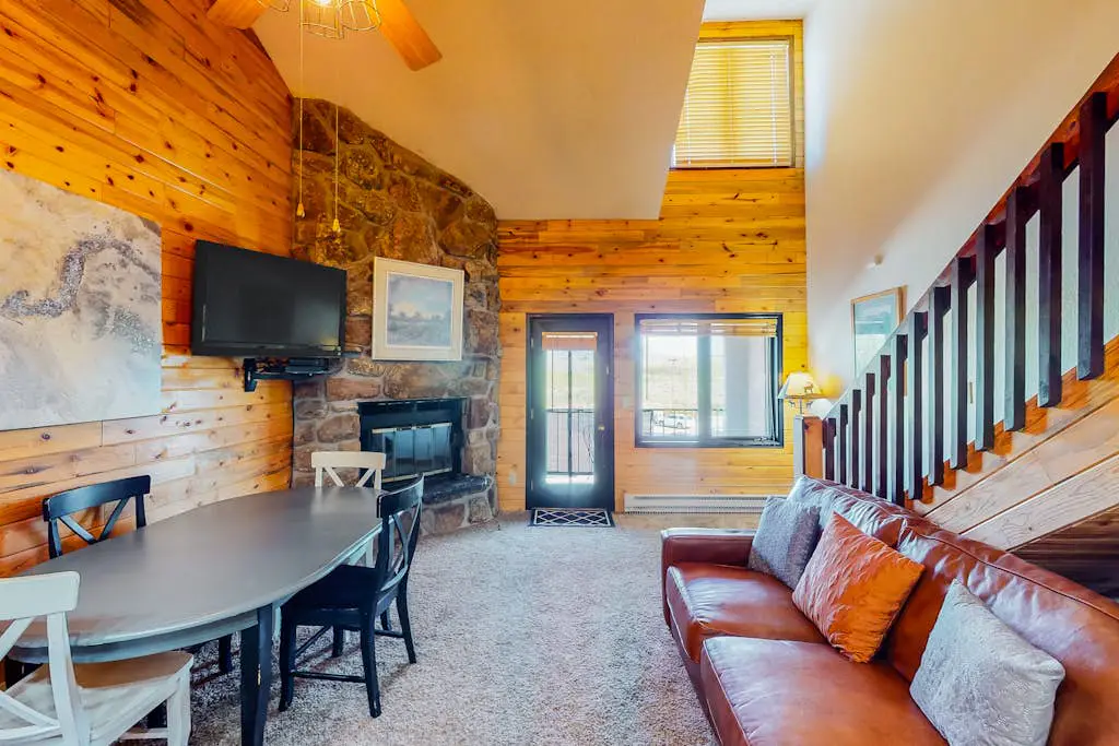 Silver Lodge A & B