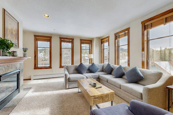 Light-filled corner condo with pool & hot tubs - walk to lifts & Main Street