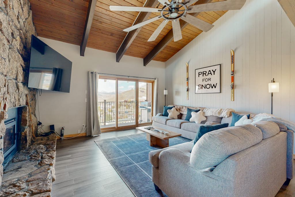 Ski In on Crested Butte Mountain, Free Shuttle, Great Views, Renovated