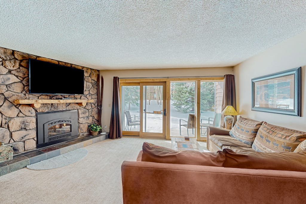 Rustic mountain escape with fireplace, W/D, hot tub, & grill - near skiing