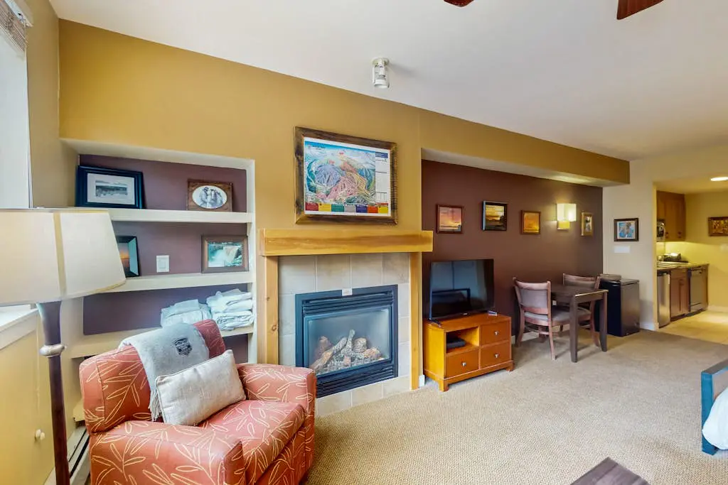 Founders Pointe 4445