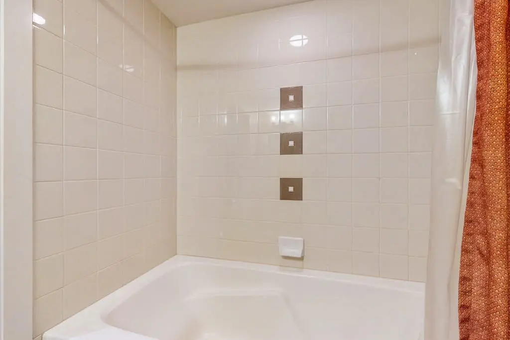 Founders Pointe 4445
