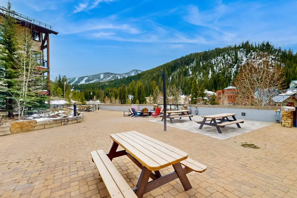 Founders Pointe 4445