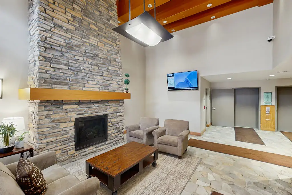 Founders Pointe 4445