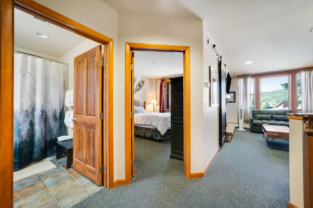 Zephyr Mountain Ski-In/Ski-Out Condo