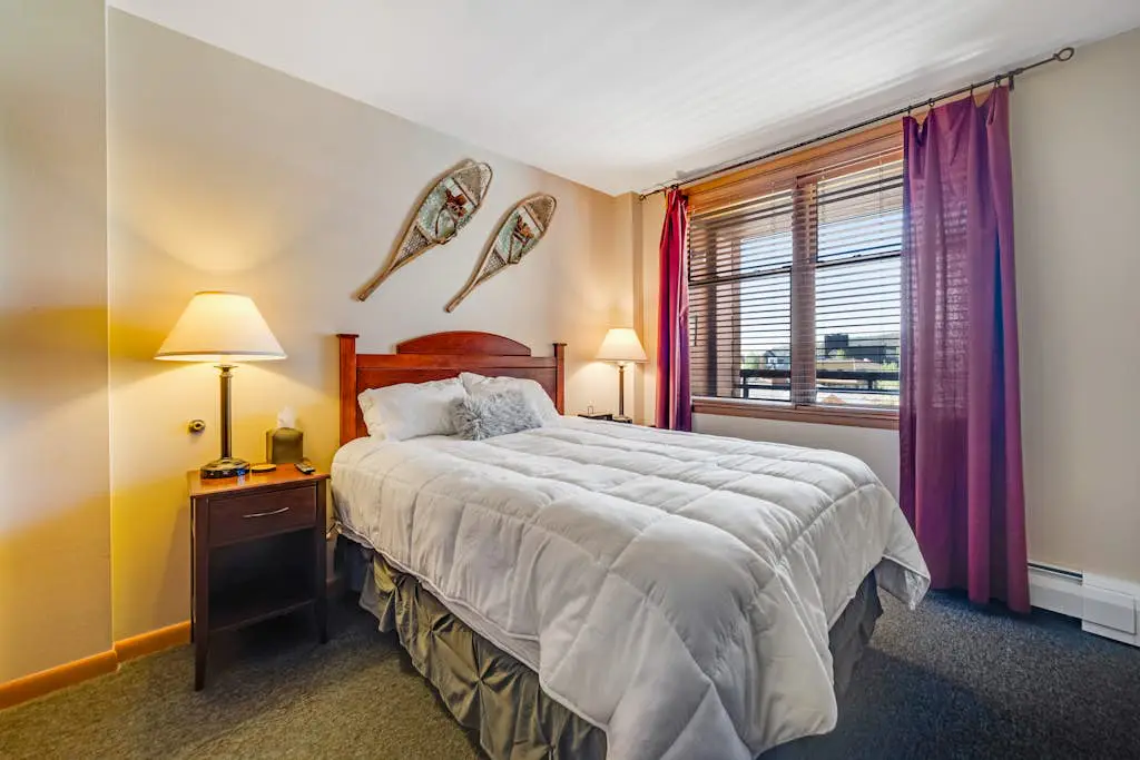 Zephyr Mountain Ski-In/Ski-Out Condo