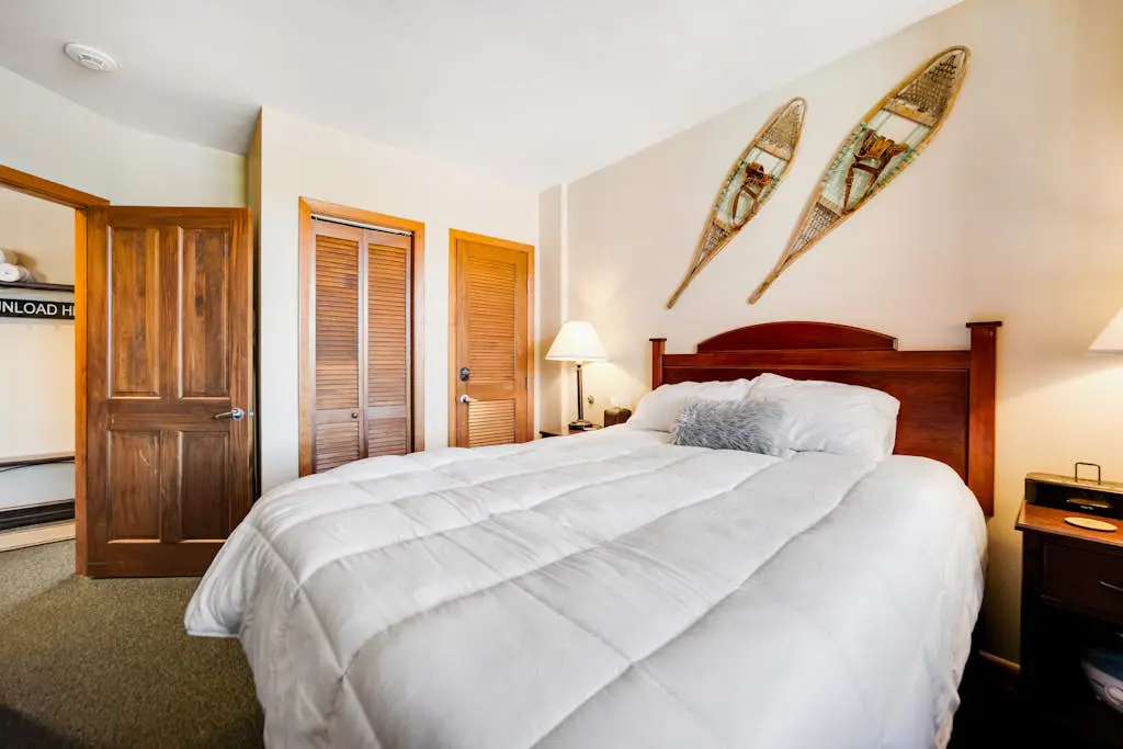Zephyr Mountain Ski-In/Ski-Out Condo