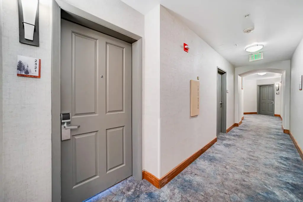 Zephyr Mountain Ski-In/Ski-Out Condo