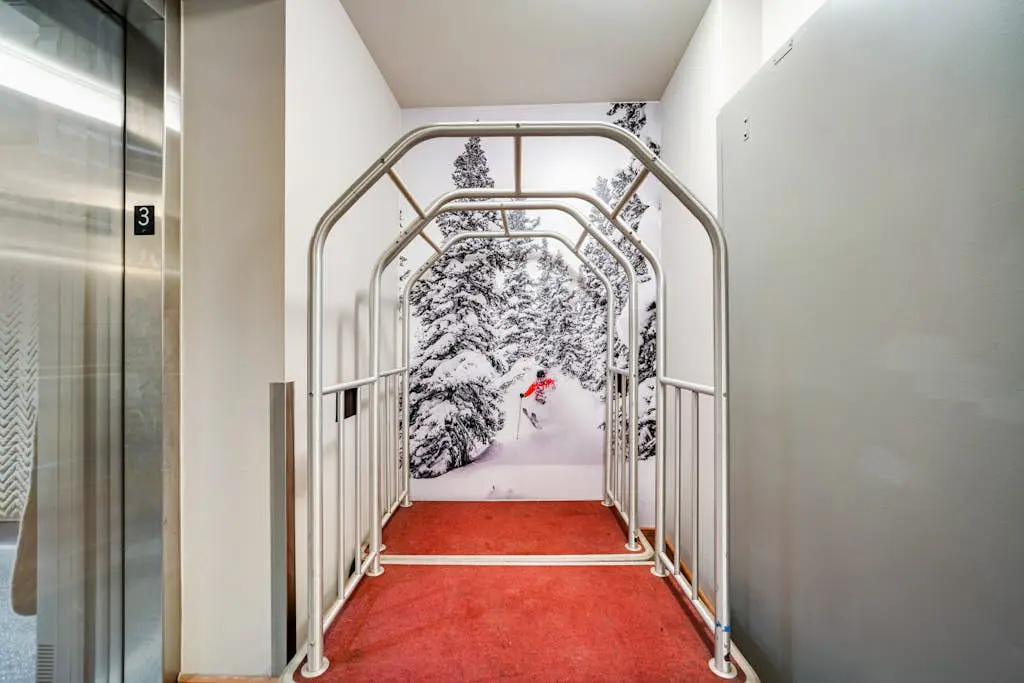 Zephyr Mountain Ski-In/Ski-Out Condo