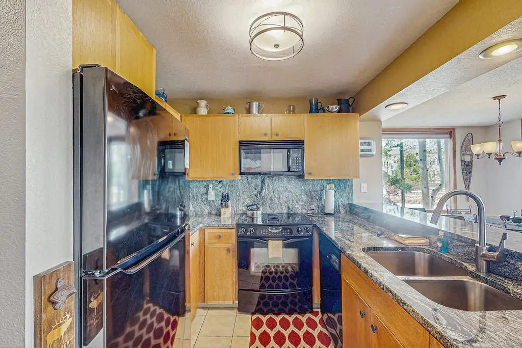Snowblaze Condominiums C14